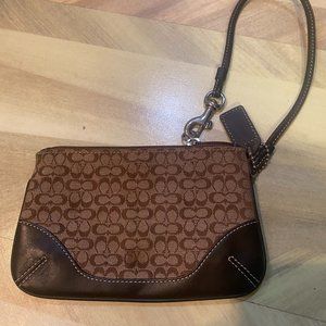 Vintage Coach wristlet Single pattern